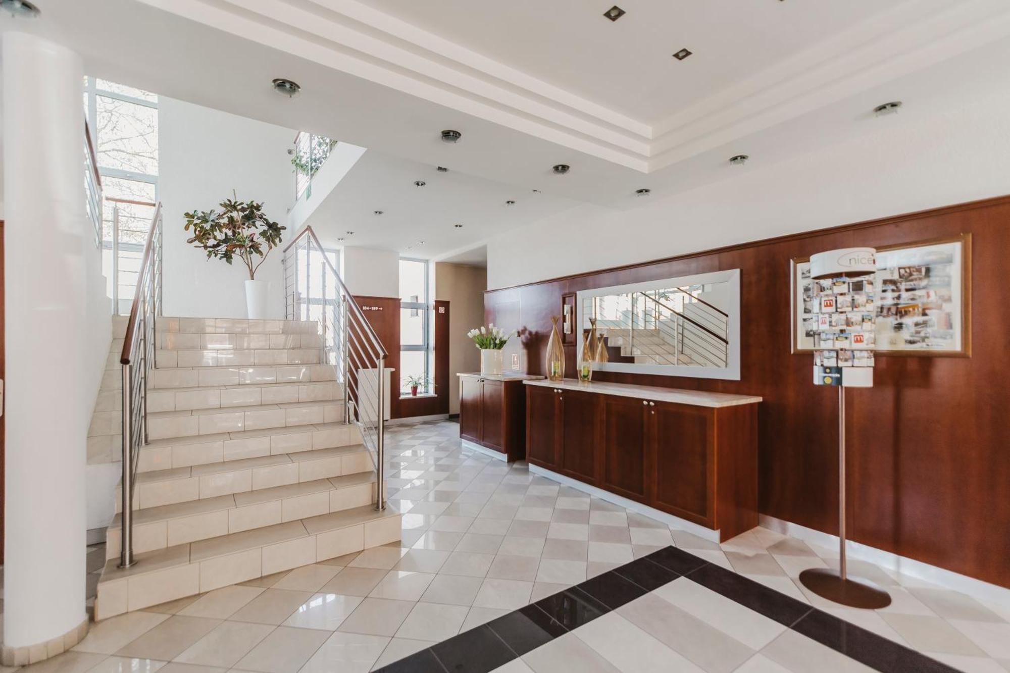 Hotel I Restauracja Borowianka Ostrów Wielkopolski Exterior foto